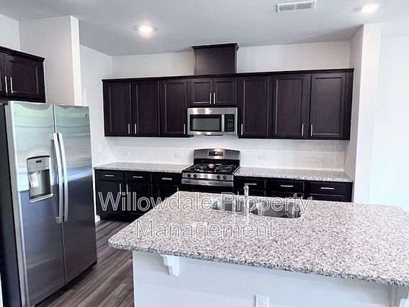 5th image of 2031 Caen St