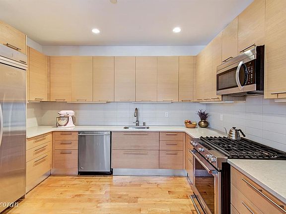 3rd image of 364 Saint Marks Ave APT 2A