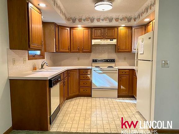 3rd image of 1116 Silver Ridge Rd #17
