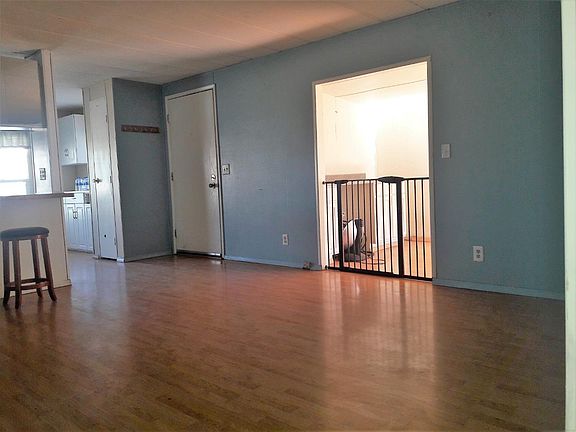 3rd image of 164 Redwood Dr #164
