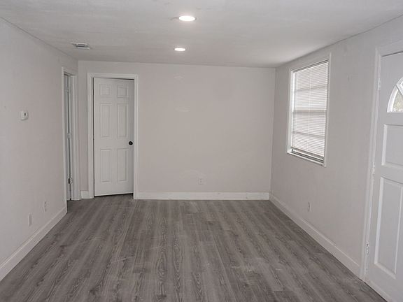 2nd image of 5401 Russell Ave #1