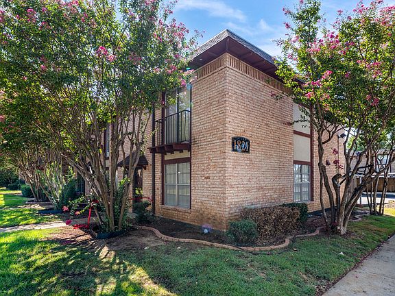 3rd image of 1821 E Grauwyler Rd APT 187