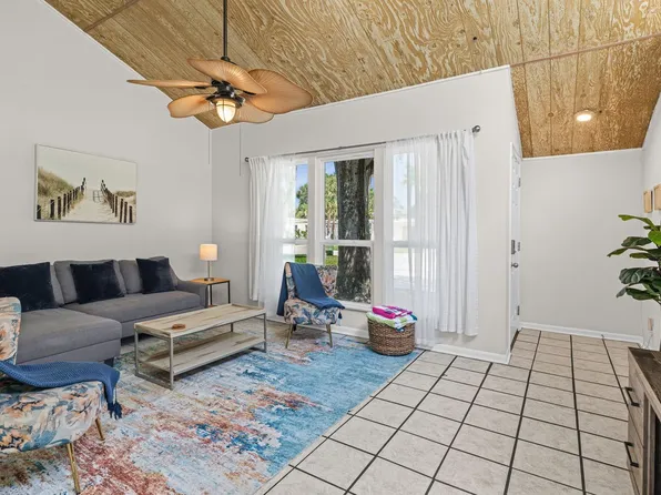 524 6th Ave N, Jacksonville Beach, FL