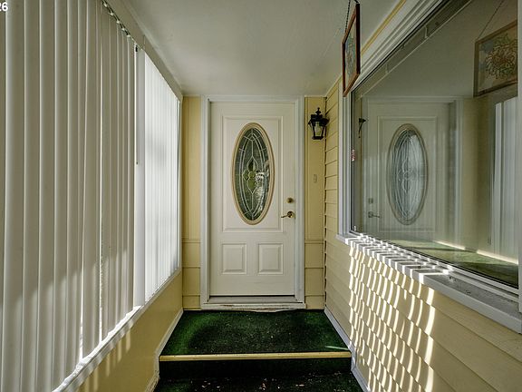 3rd image of 777 Rhododendron Dr