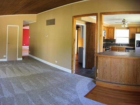 4th image of 493 Shabbona Dr