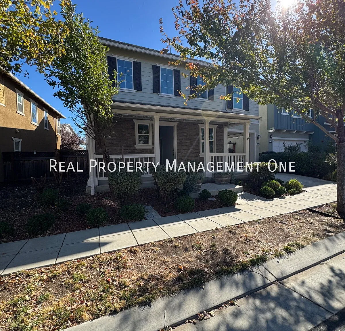 Gorgeous 5 Bed/3 Bath Mountain House Home with Full Bed/Bath Downstairs — Photo 2