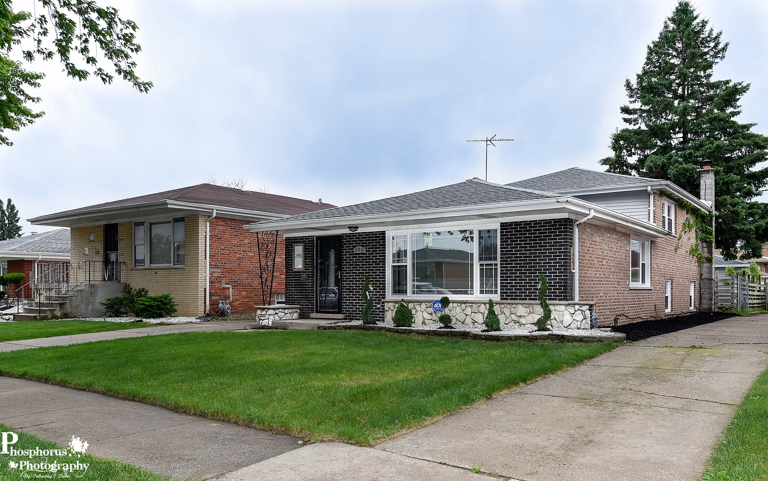 390 Calhoun Ave photo 1
