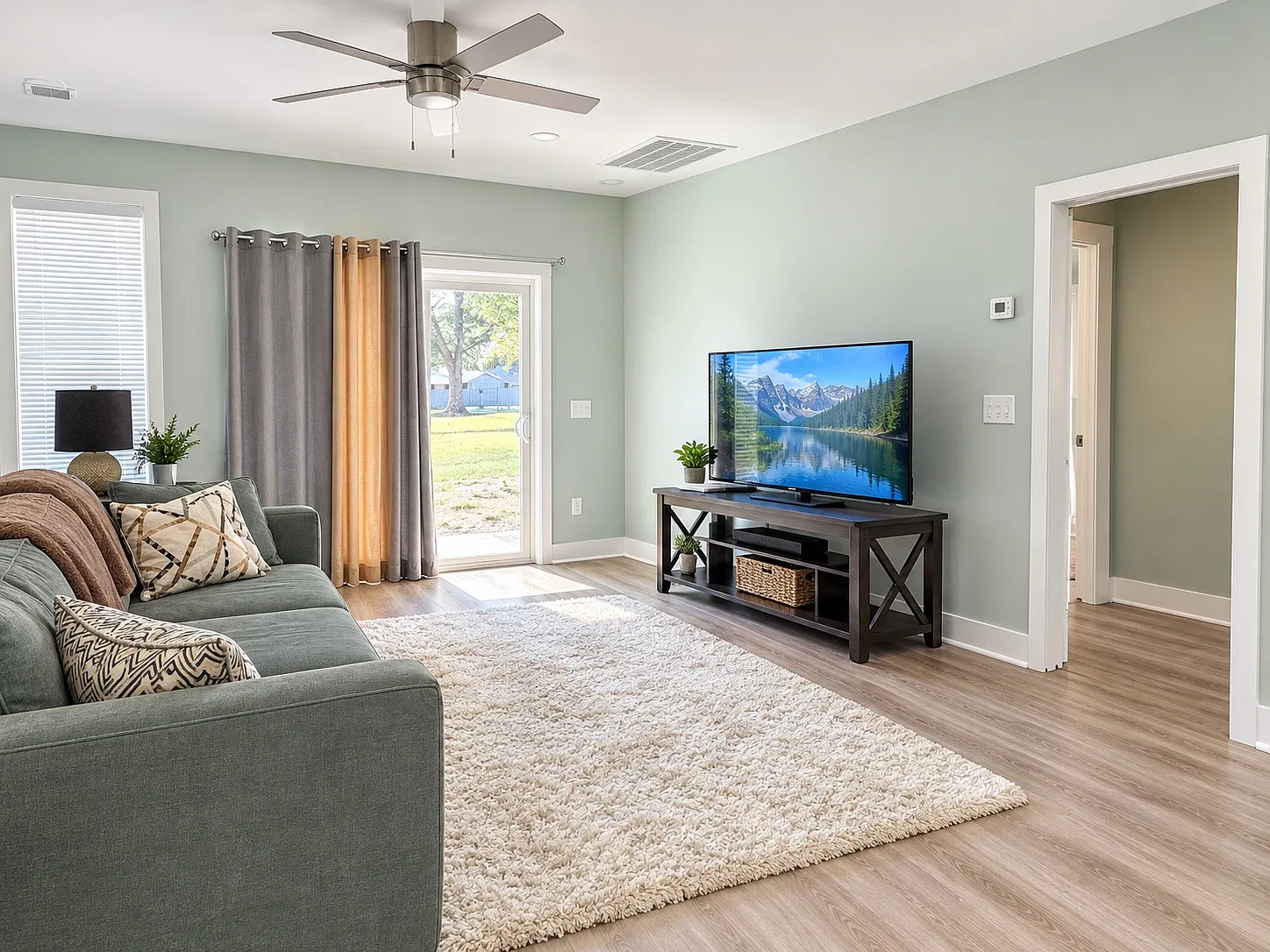 2 bed, 2.5 bath, 1200 sqft, $1,800 — Photo 3