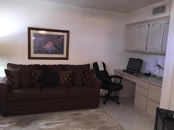 4th image of 2430 S Zinnia Cir