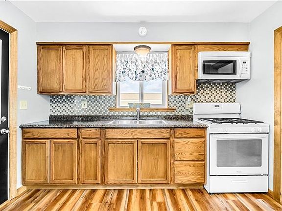 5th image of 219 Allegheny Ave