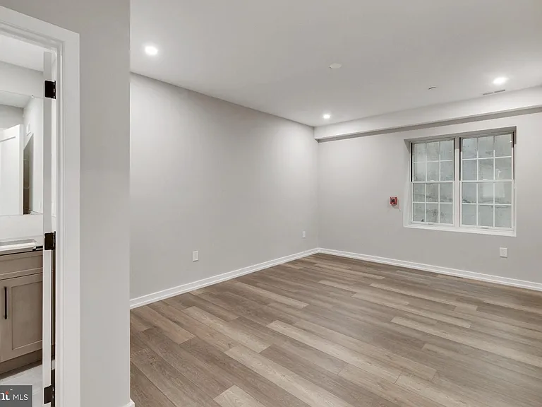 752 S 16th St #1B — Photo 14
