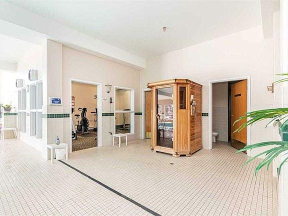 5th image of 427-4512 52nd Ave #427
