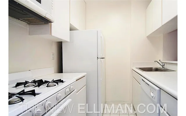 Sold by Douglas Elliman | media 2