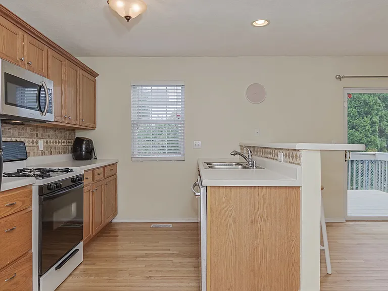 244 Parktrail Rd — Photo 10