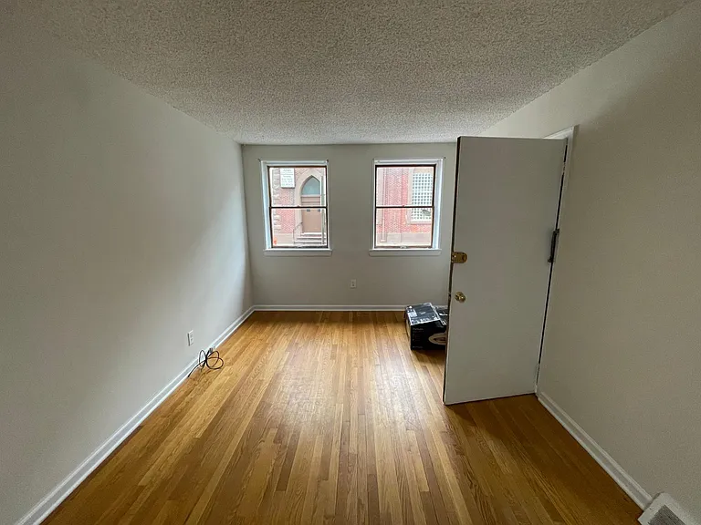 1103 Mifflin St #1 — Photo 4