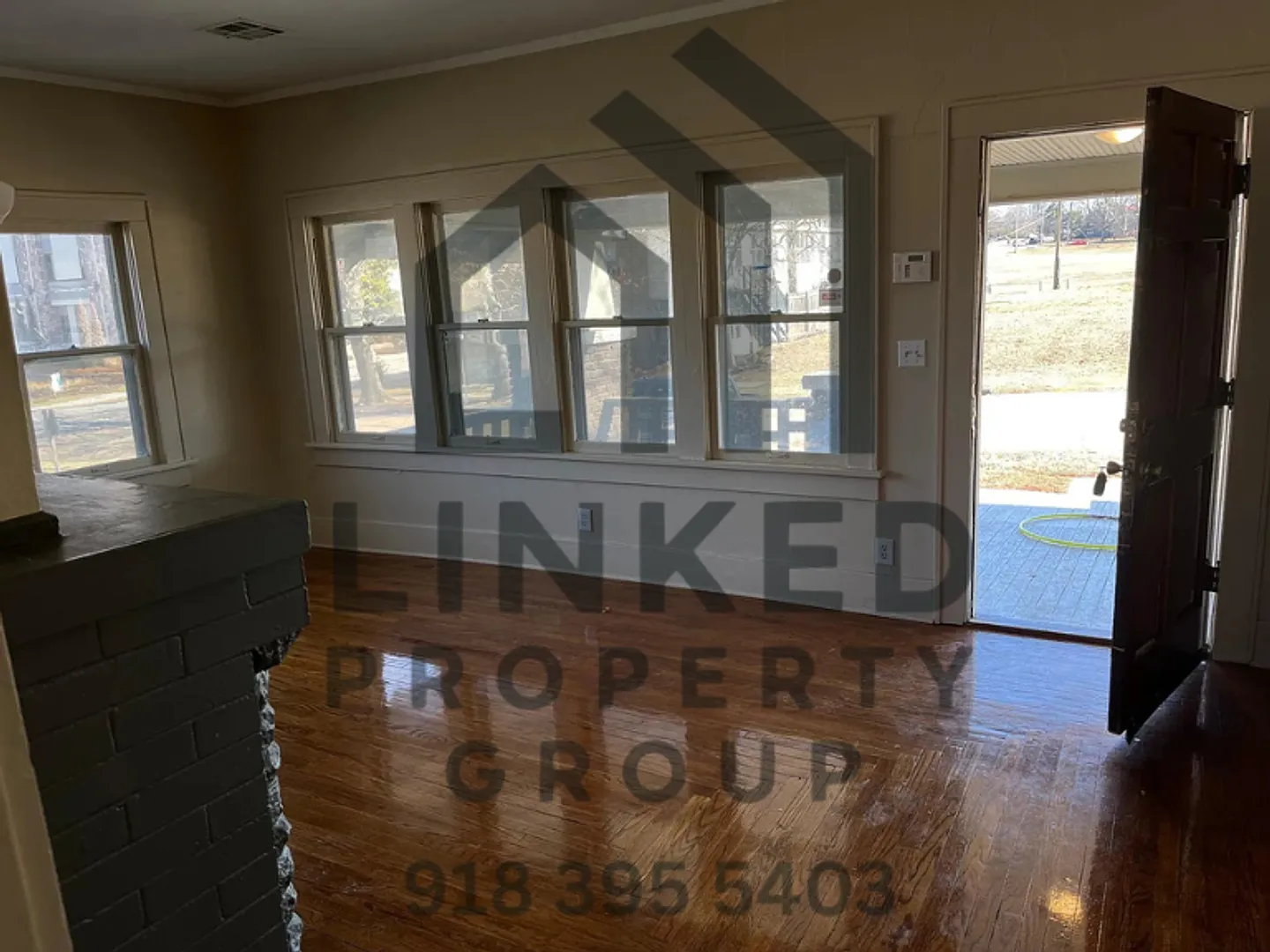 Charming 3 Bed, 2 Bath Brick Bungalow Available Now! — Photo 2