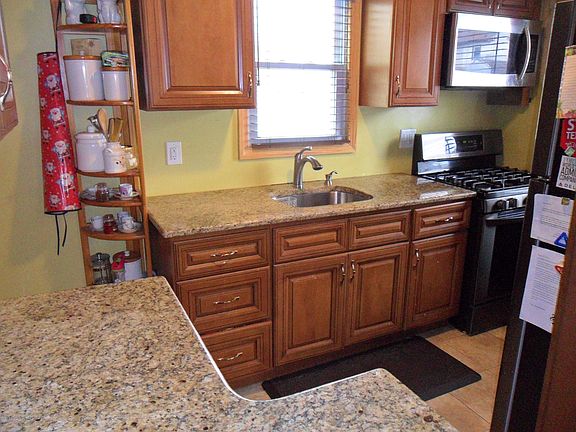 4th image of 25 Beekman St