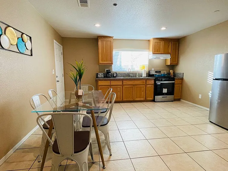 5020 E Eight Mile Rd — Photo 27
