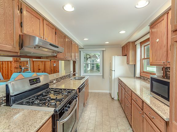 5th image of 5132 W Oak Center Dr