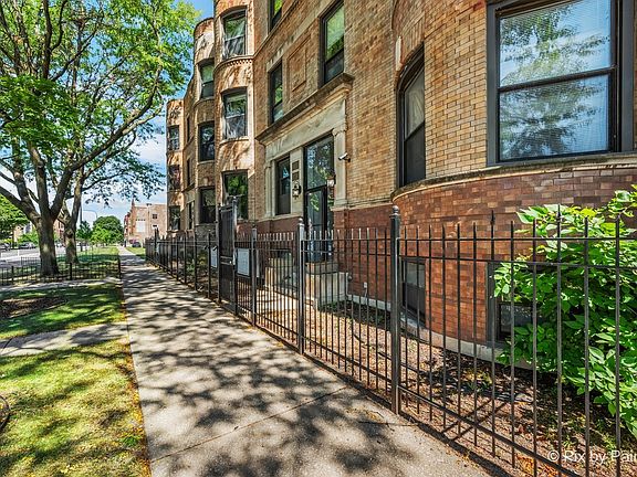 3rd image of 5207 S Indiana Ave Unit 2