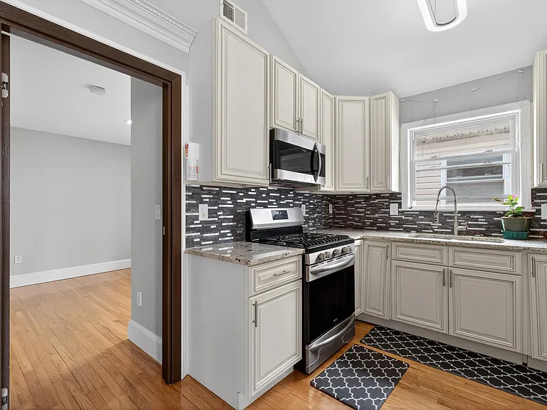 188 Lembeck Ave #2 — Photo 7