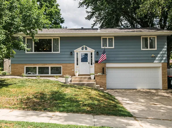 617 28th St NW, Rochester, MN 55901