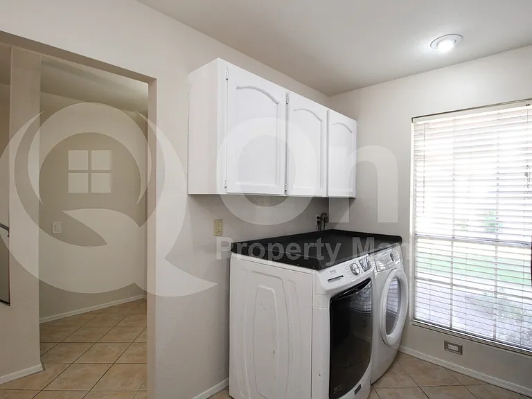 1961 N Hartford St #1049 — Photo 18