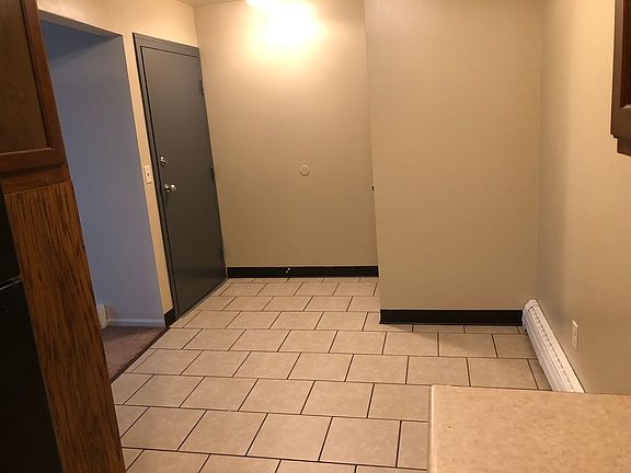 4th image of 319 Oxford Ct APT 1