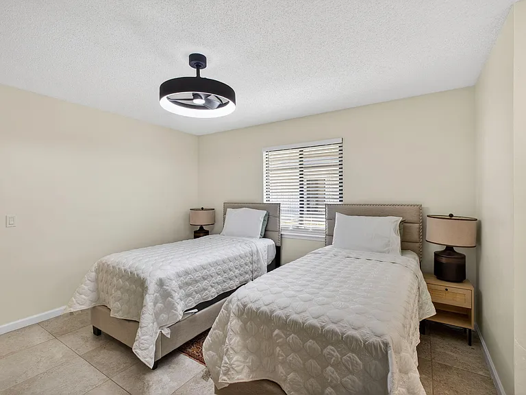168 Thornton Dr — Photo 36