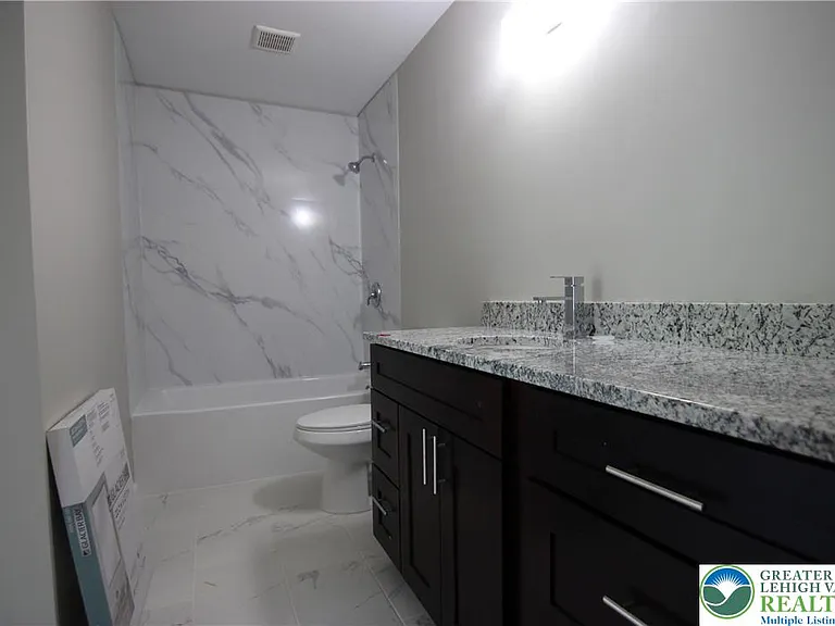 228 Spring House Ln — Photo 12