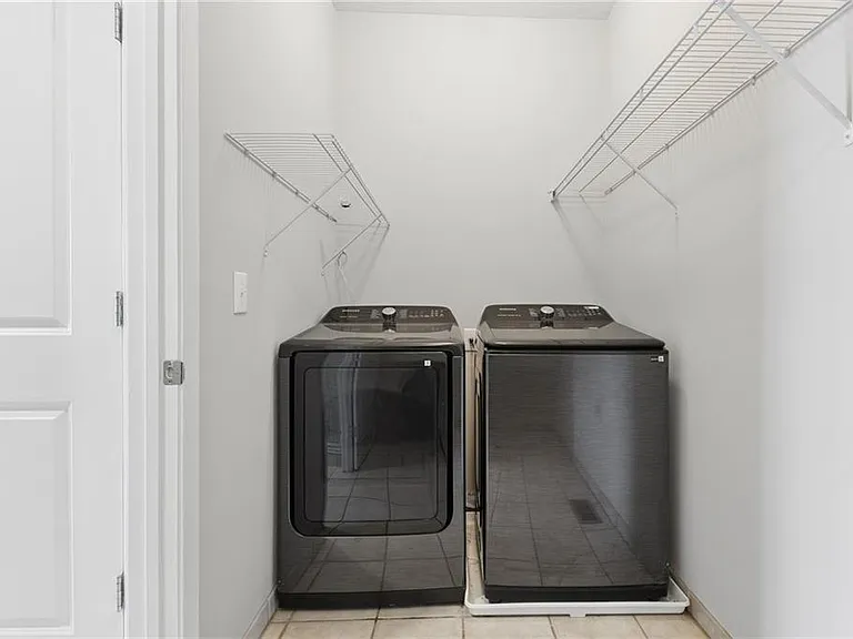 238 Walker St SW #37 — Photo 22