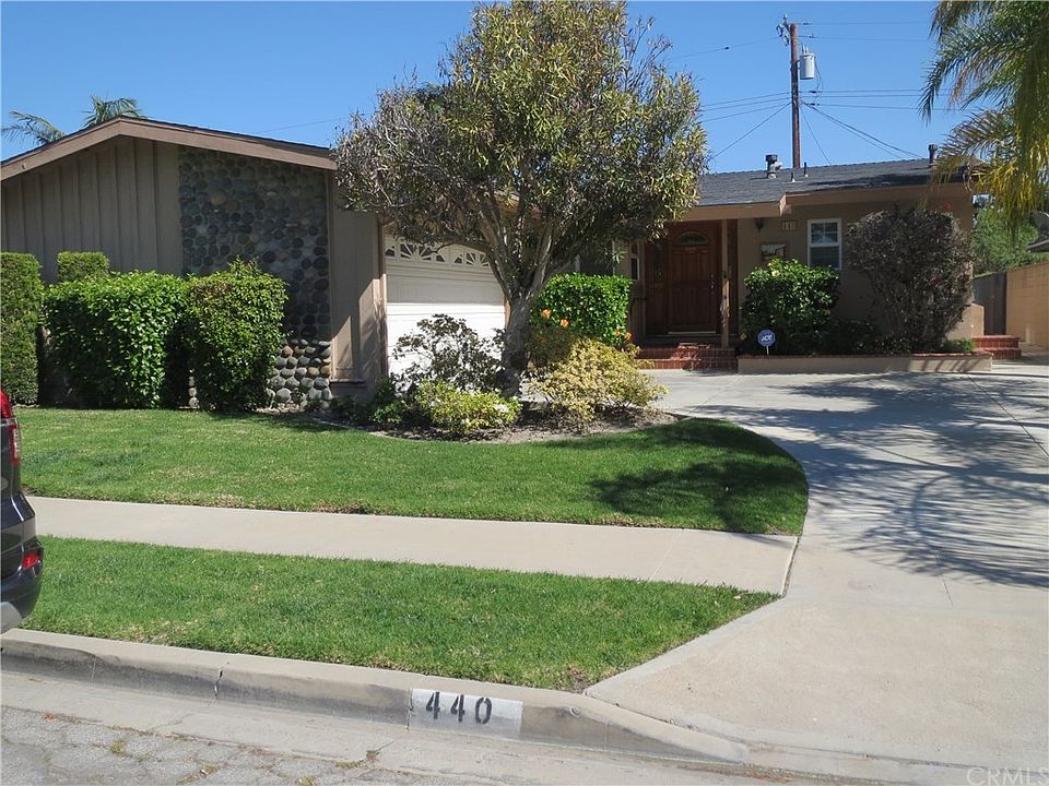 1st image of 440 Daroca Ave