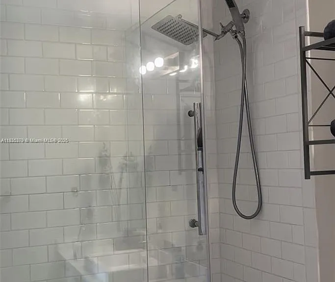 151 SE 1st St #6 — Photo 7
