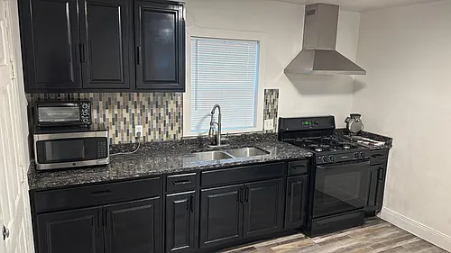 819 W 400 N Photo 1