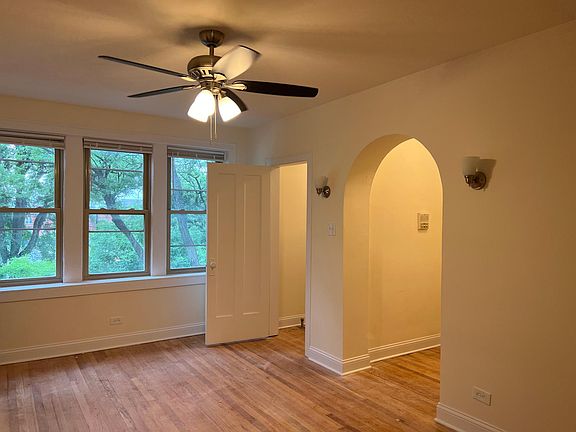 2nd image of 1925 W Granville Ave #3