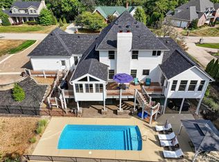 350 Woodmere Dr, Saint Charles, MO 63303