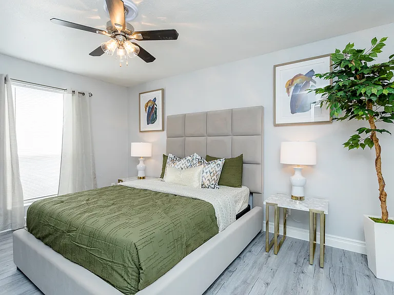 Villa Solano Apartments — Photo 18
