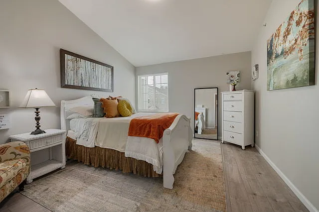 1 bed, 883 sqft, $1,750 — Photo 4