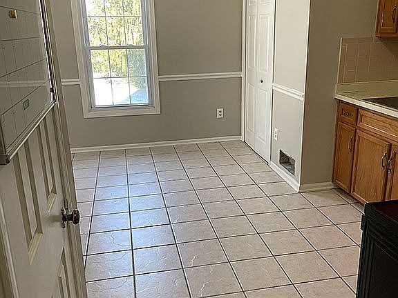 4th image of 36 Amherst Ct #1118