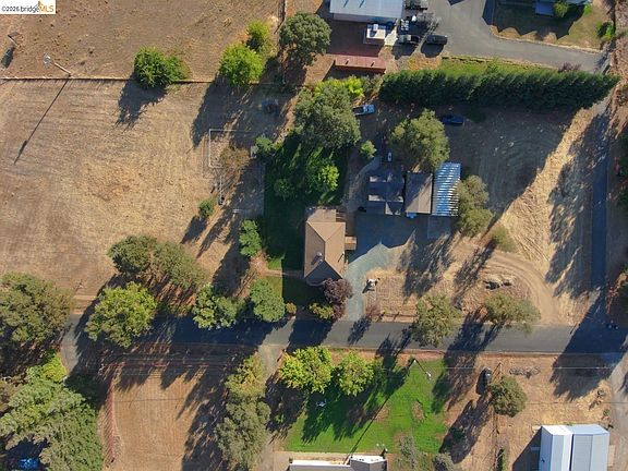 3rd image of 12528 Peach Ln