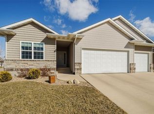 4322 Carpenter Rd NE, Cedar Rapids, IA 52411