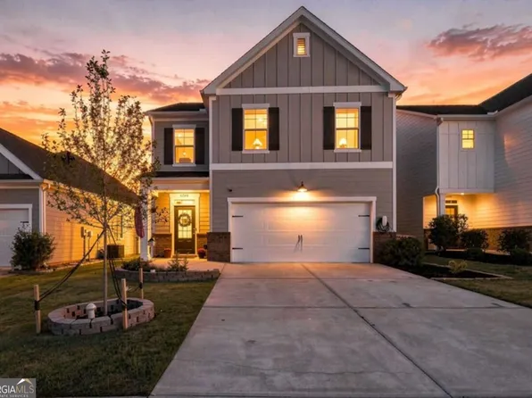 5748 Screech Owl Dr, Flowery Branch, GA 30542