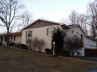 7 Ramwood Dr, Greensburg, PA 15601