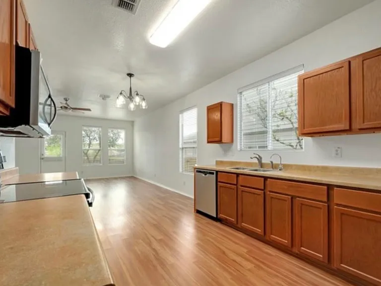 27018 Rustic Lgt — Photo 5