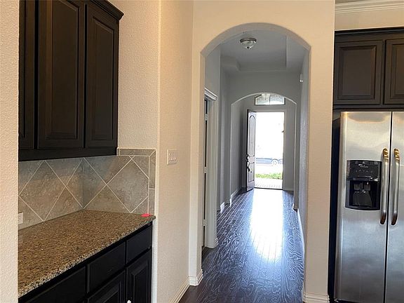 3rd image of 1320 Venezia Ln