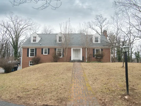 1612 Red Oak Ln SW, Roanoke, VA 24018