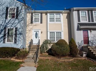 7 Karwatt Ct, Sayreville, NJ 08872