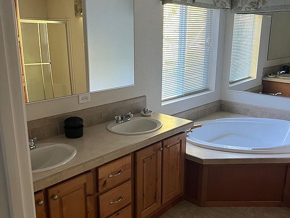 5th image of 537 NE Camp One St