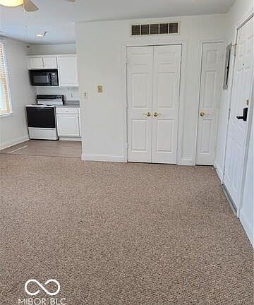 2nd image of 94 W Oak St #94