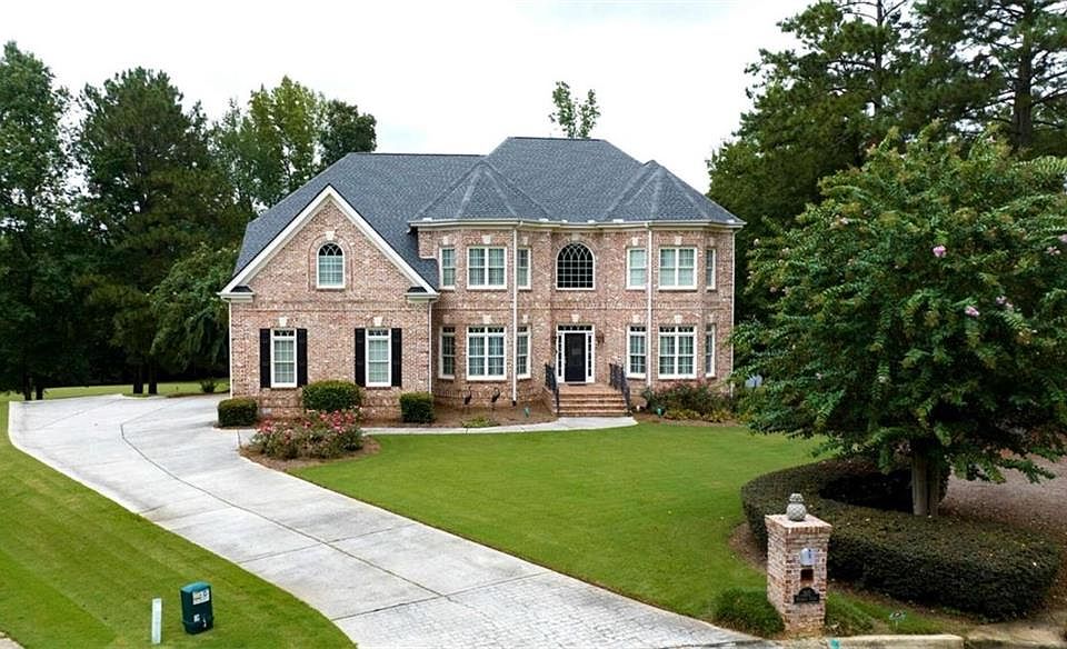 1st image of 105 Kilarney Ct